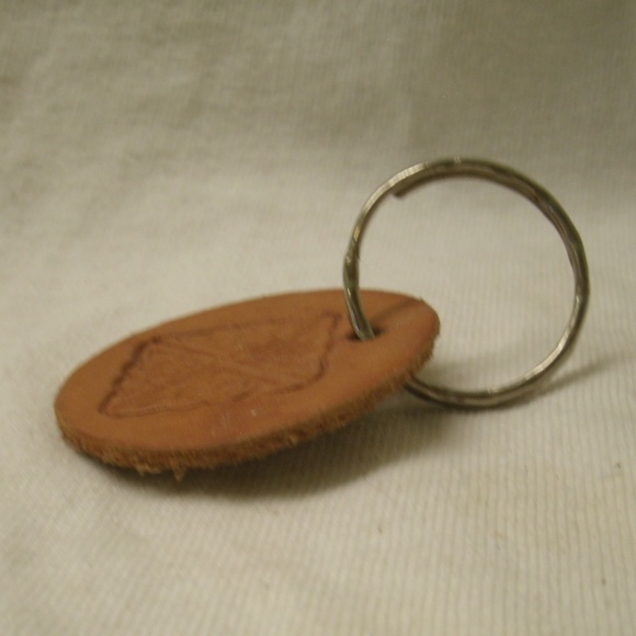 Handmade Leather Celtic Knotwork Keychain - Picture 5 of 8